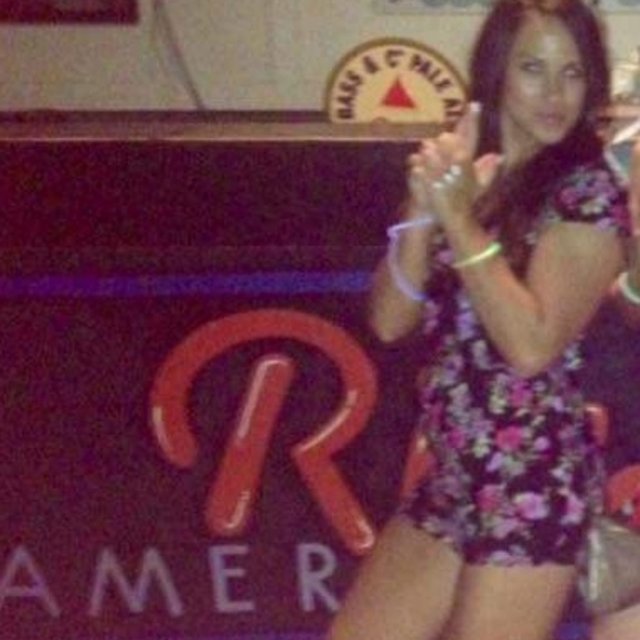 Romper🦋 - Picture 4 of 4